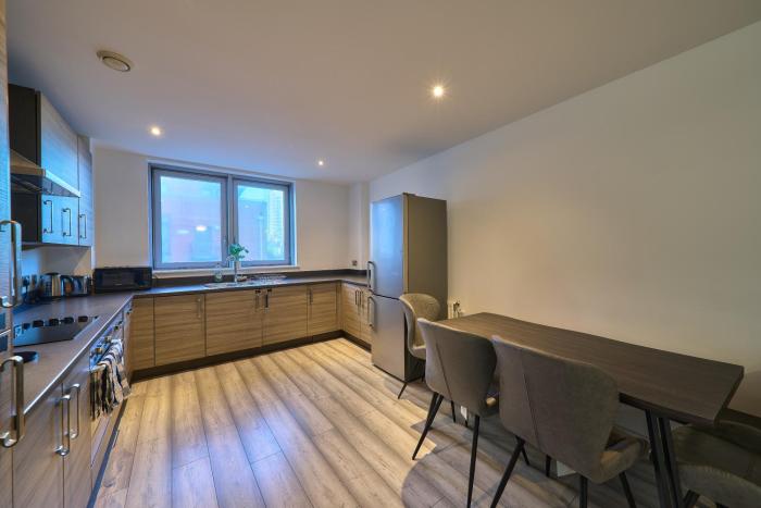 Long Stay 3-Bed Apartment in Stratford London- Free Parking