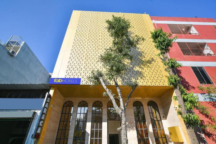 FabHotel Saraca Inn
