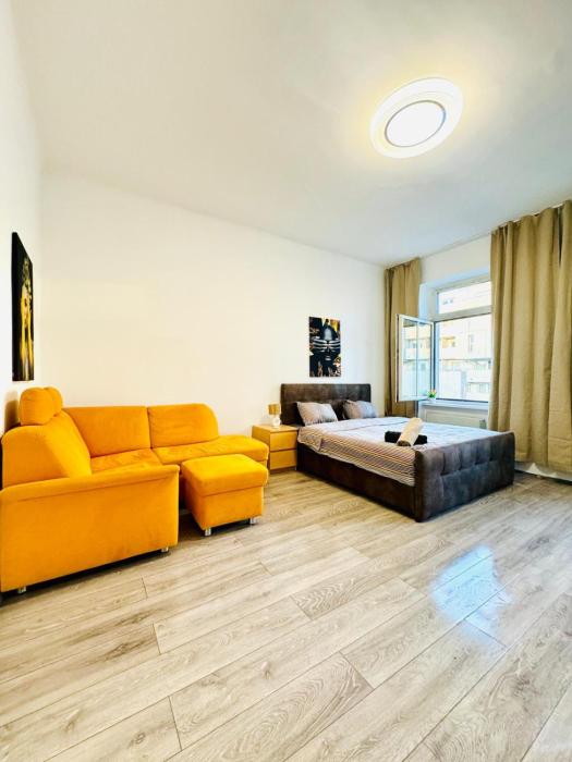 Cozy 3BR Apt for up to 6P, 10 Min to FAC Platz