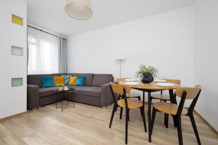 Modern Apartment Near Airport Warsaw Wlochy by Noclegi Renters