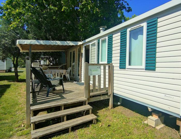 Charming Mobile Home in Argels-sur-Mer with Stunning Beach Views