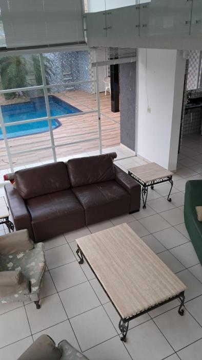 Casa de vidro na Praia piscina, area gourmet completa, 5 quartos 6 banheiros ha poucos passos da praia