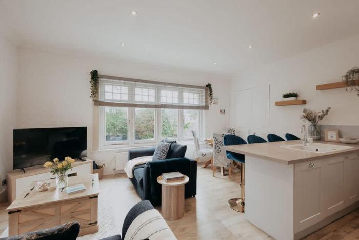 Cedar Retreat - Peaceful Coastal Hideaway