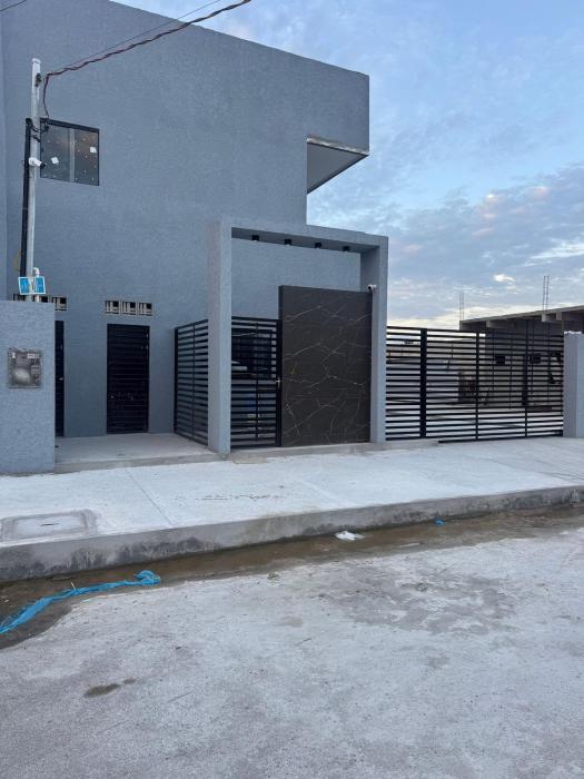 Condomínio na Aruana a 150m da praia