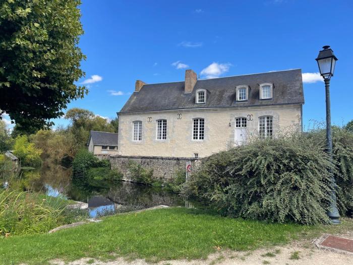 Maison au Bord de lAigre