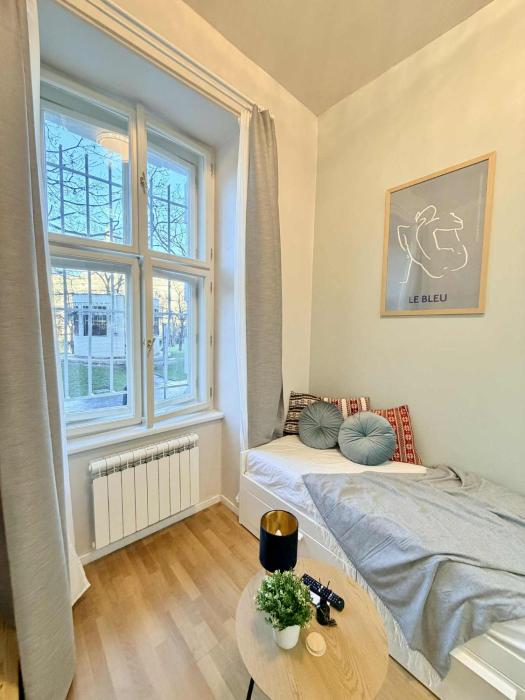 Cozy museum view studio 104