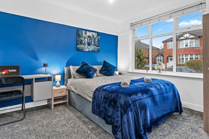 Luxury Group Stay - Manchester - Sleeps 9