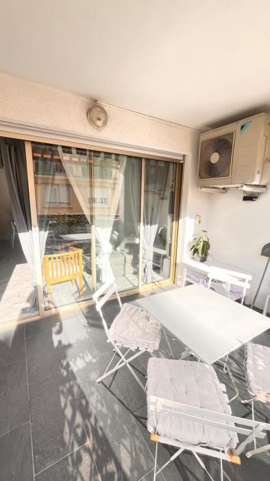 3 Chambres au coeur de Cannes terrasse sud