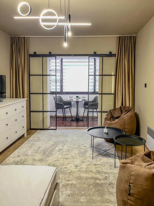 Après Ski Studio Steps to Lift