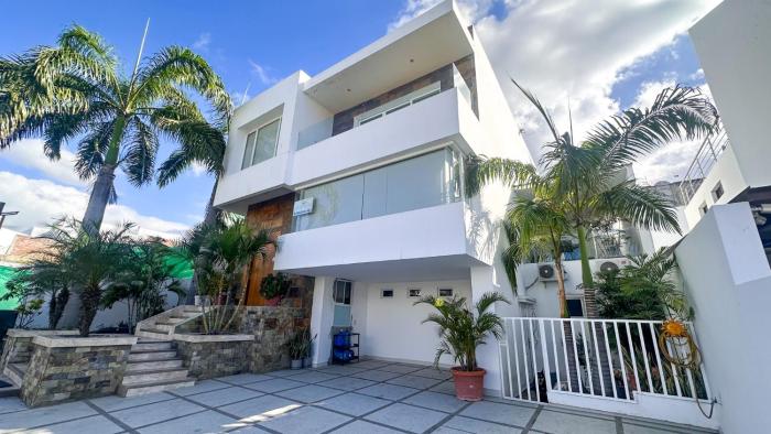 Casa para familias en urb Privada