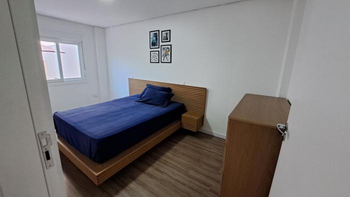 Apartamento amplo com terraço- 1km do centro