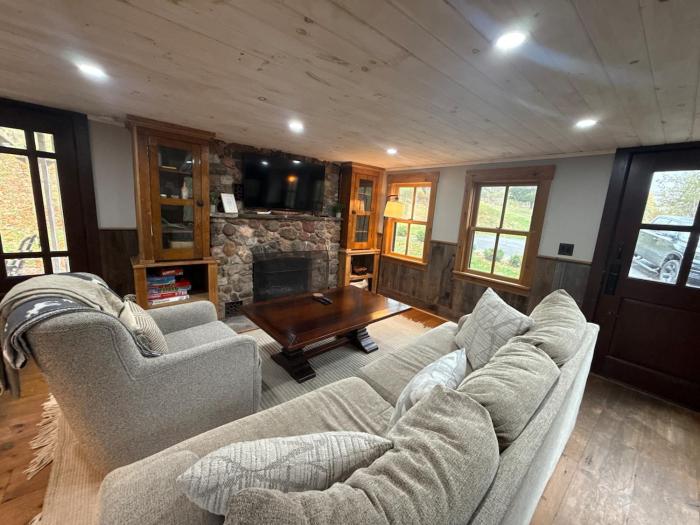 Stunning Cabin on Land Close to Lake Outdoor Area