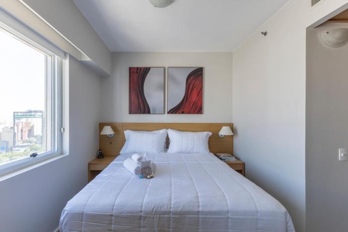 Ao lado da Paulista e metrô lazer completo com estac