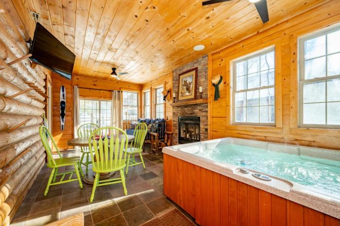 Whitewater Lodge by Railey Vacations