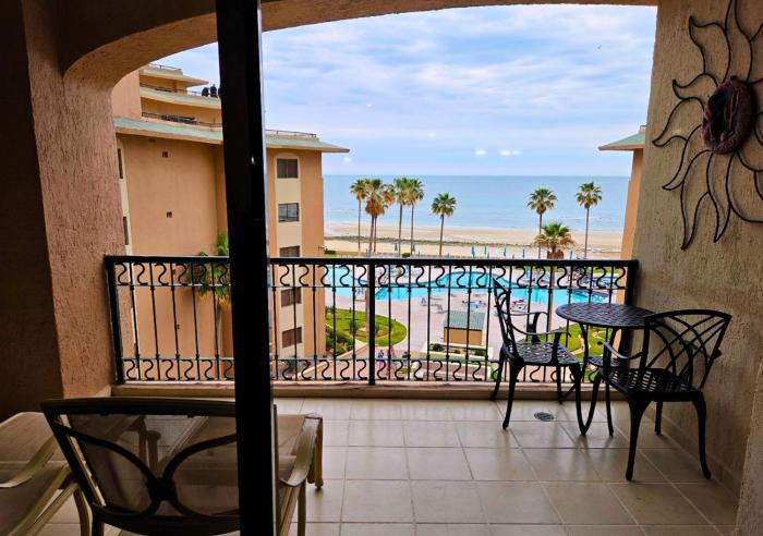 Coral Sunset Condo - 405 East Sonoran Spa