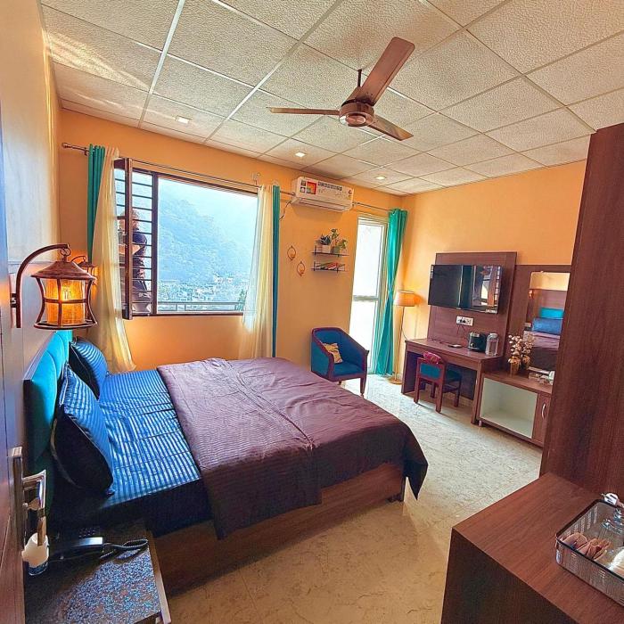 Himalaya Stay By The Anand on The Ganges