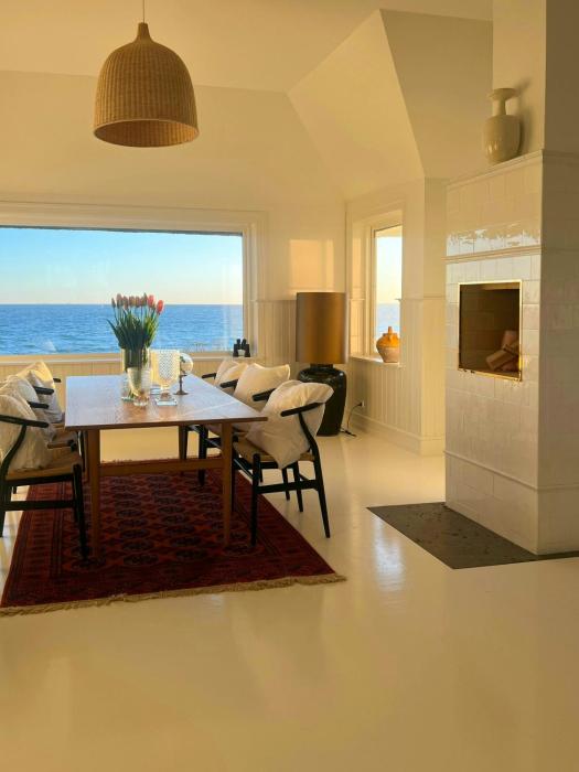 Seaside Hotel-Inspired Home With Sea View