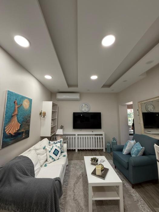 Modern Apartment, Untouched & Ready to Stay