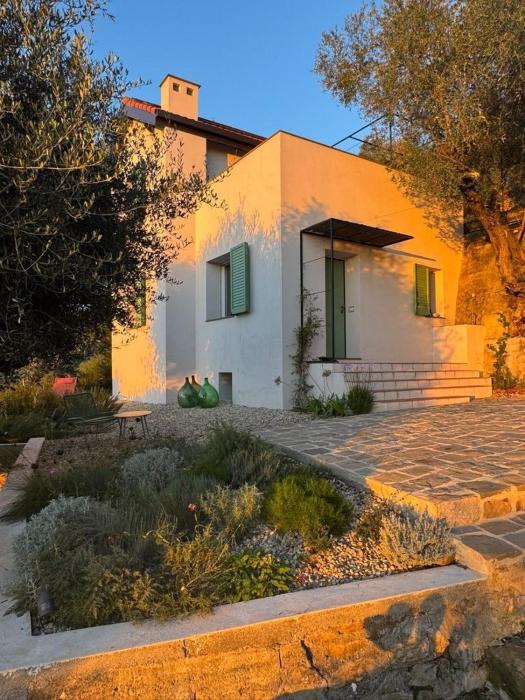 Mediterranean Retreat With Sea View In Seborga