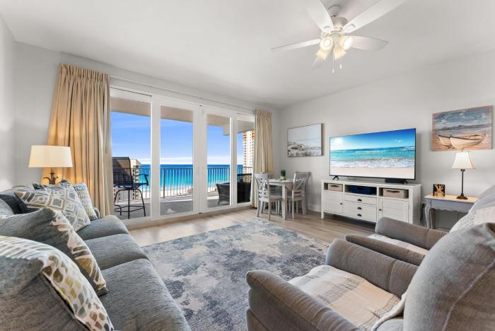 Luxury Gulf-View 3BD Condo! Free Beach Chairs! by Dolce Vita Getaways PCB
