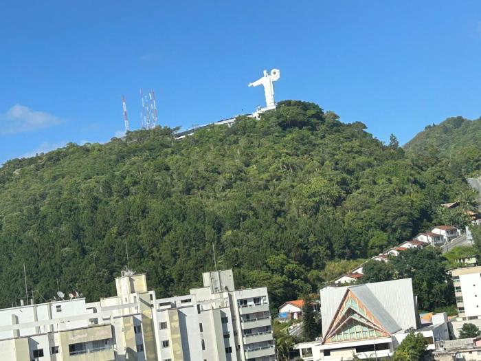 Apto 02 dormitorios - Otima Localização !