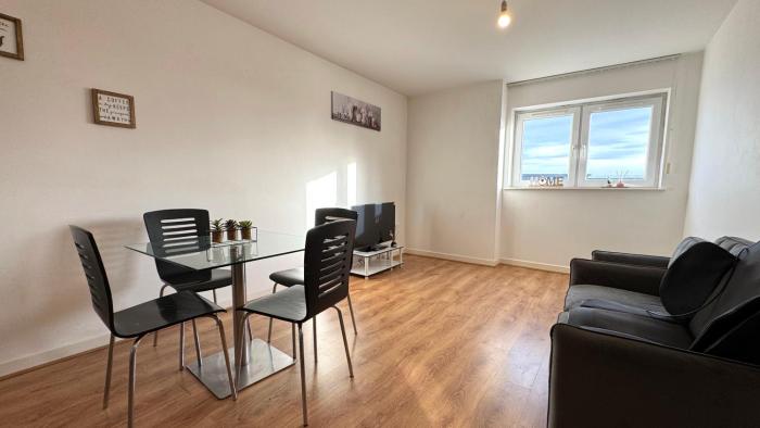 Joyful Group City Living 2- Bed Apartment near Piccadilly