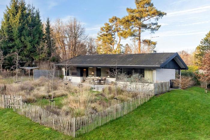 Architect-Designed House With Views Near Hornbæk