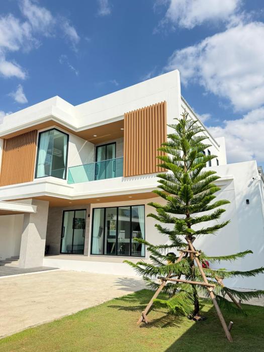 The Crest Buriram พูลวิลล่าบุรีรัมย์