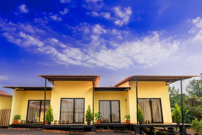 Aavaas Farm Hostel