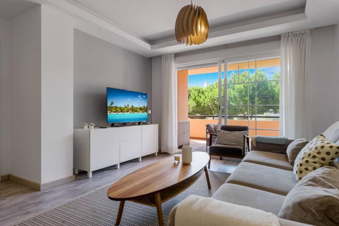 Charming 3Br Apartment 3 min. away from the Beach