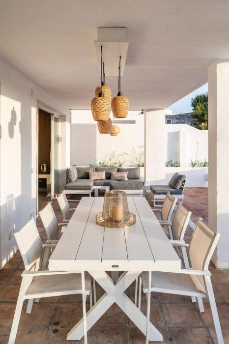 Modern Flat in Marbella, 2BR, Pool & Parking