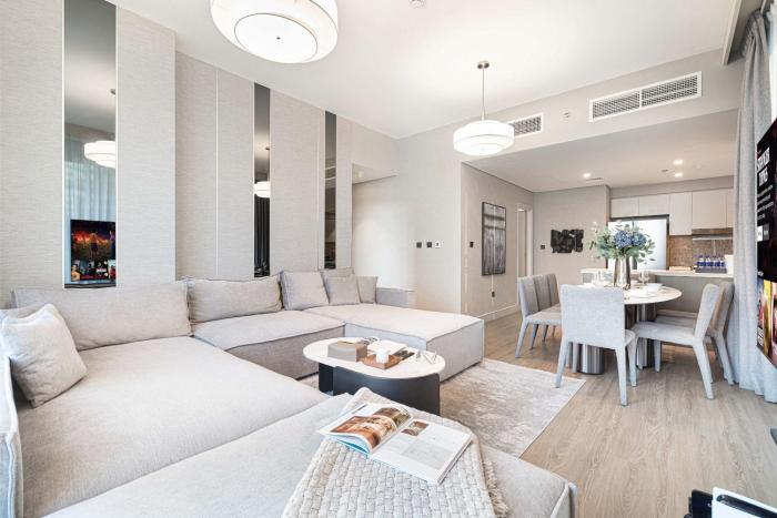 Luxury 4BR Prime Downtown Stay