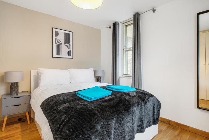 Top Rated 2BR and Balcony by Old St for 6