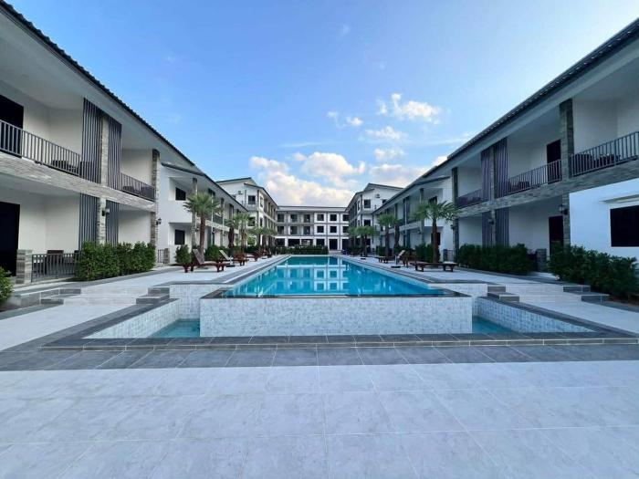 Double Rock Beach Hotel