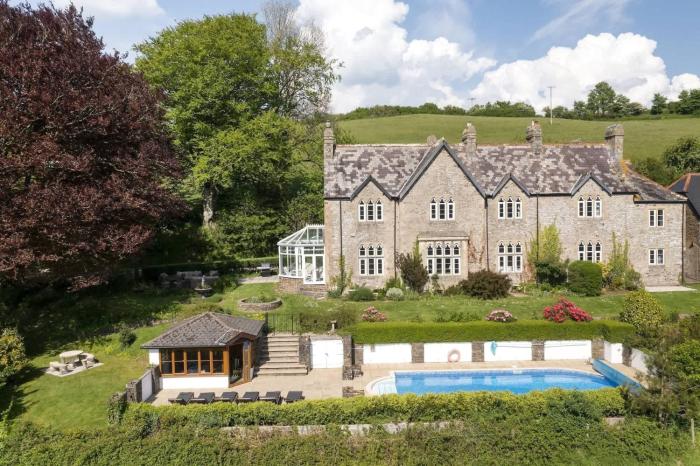 The Rectory Stunning Views Pool & Padel Court