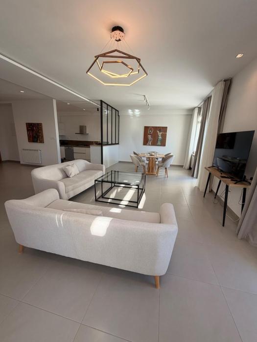 Appartement d exception au calme avec piscine