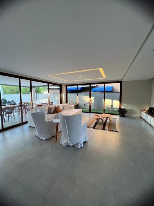 Casa 4 Suítes alto padrão com quarto acessivel Cond Paraiso Guarajuba Bahia