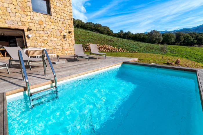 A Casetta Rossa Bergerie a 15 min du centre ville d Ajaccio et 15 min des plages de Porticcio