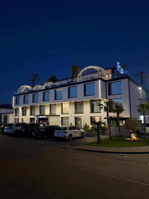 Hayat Hotels & Apartments