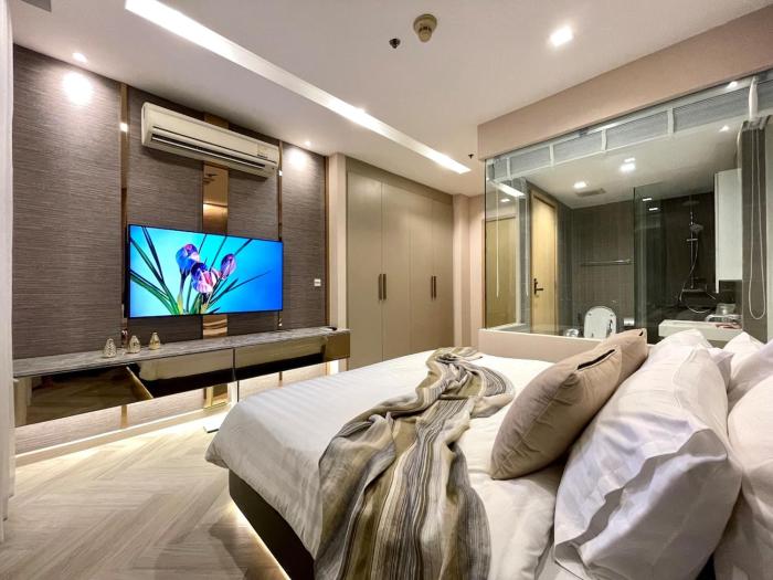 Supreme Spacious 2-Bedroom in Prime Location! BTS Thonglor