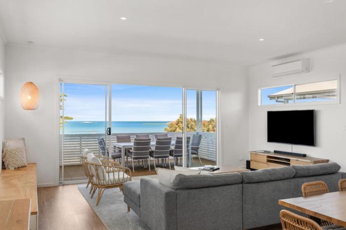 Pipe Dreams - Stunning Ocean Views by Victor Harbor
