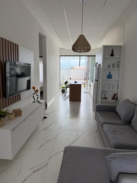 Casa com piscina- 3 quartos - Guaratuba