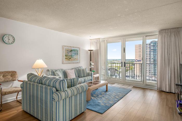 Quay-Beautiful Ocean Front Unit with Indoor Pool!
