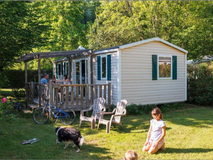 Mobil-home pour 7 personnes avec terrasse à la Bastide-de-Sérou - API-1-52-1423