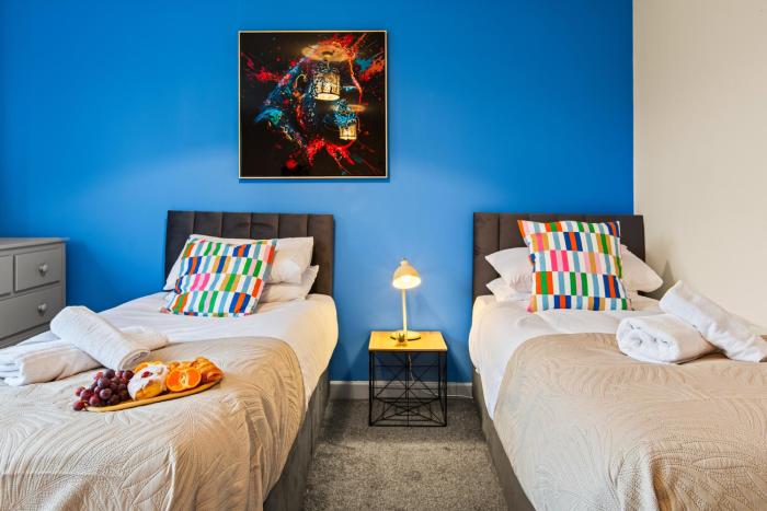 Forest View- Oasis Mural -Didsbury Zen Sleeps 10