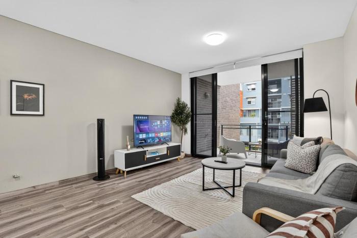 39WWP ABNB-Style Waterfront 2BR with Sunset View, 2 Free Parking