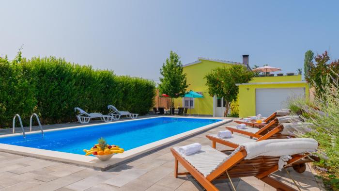 Beautiful Villa Vrljika with pool in Makarska