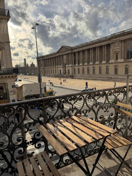 Appartement parisien - Balcon face au Louvre