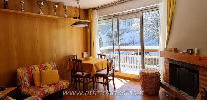 Artesina - ski in & ski out - vista sulle Alpi e camino