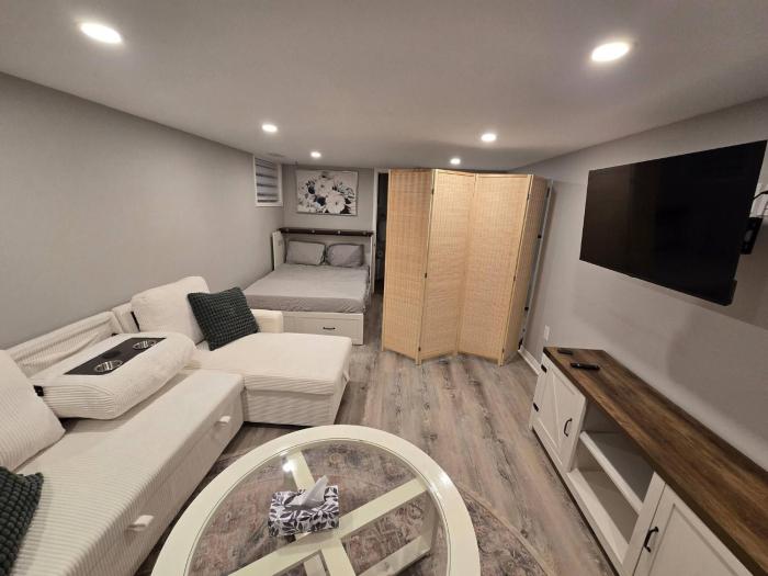 Cozy East Hill 2026